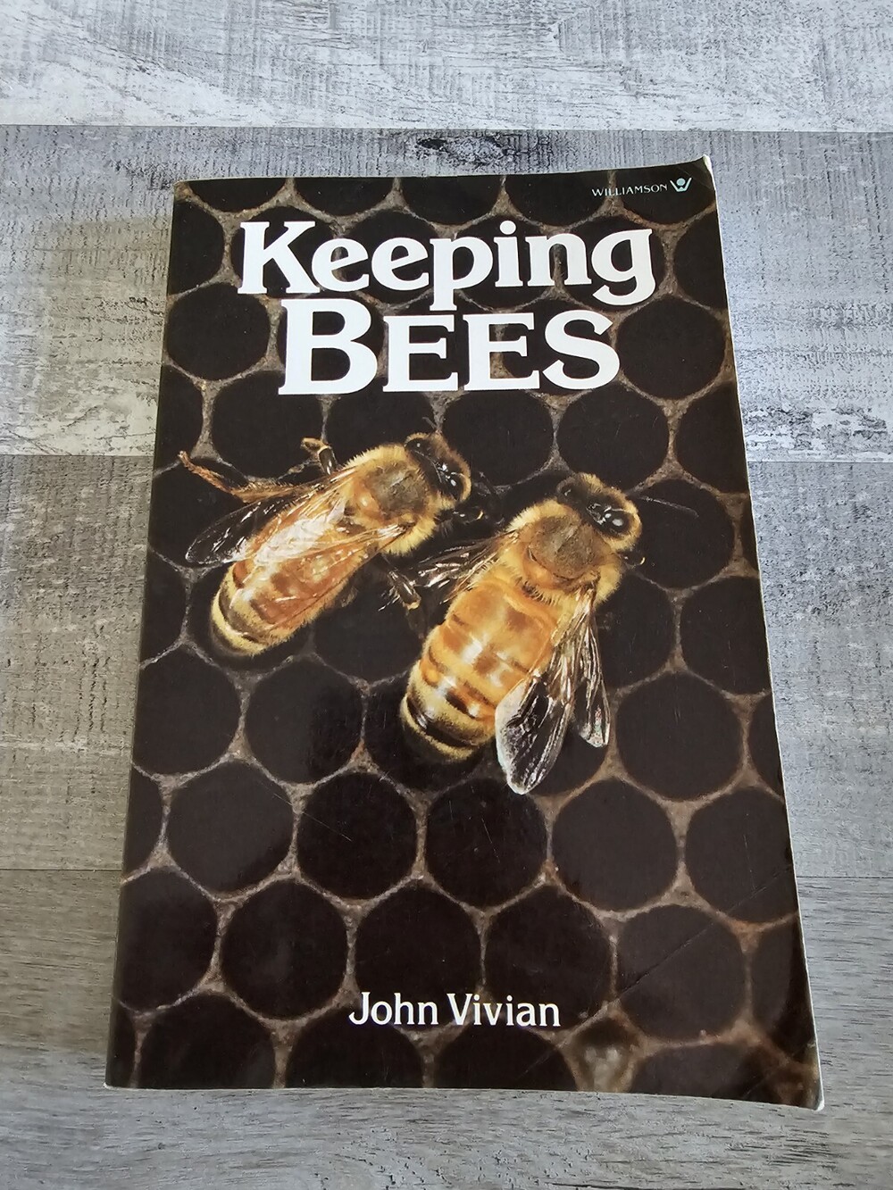 Keeping Bees by John Vivian (Paperback, 1986) For Experts & Novice